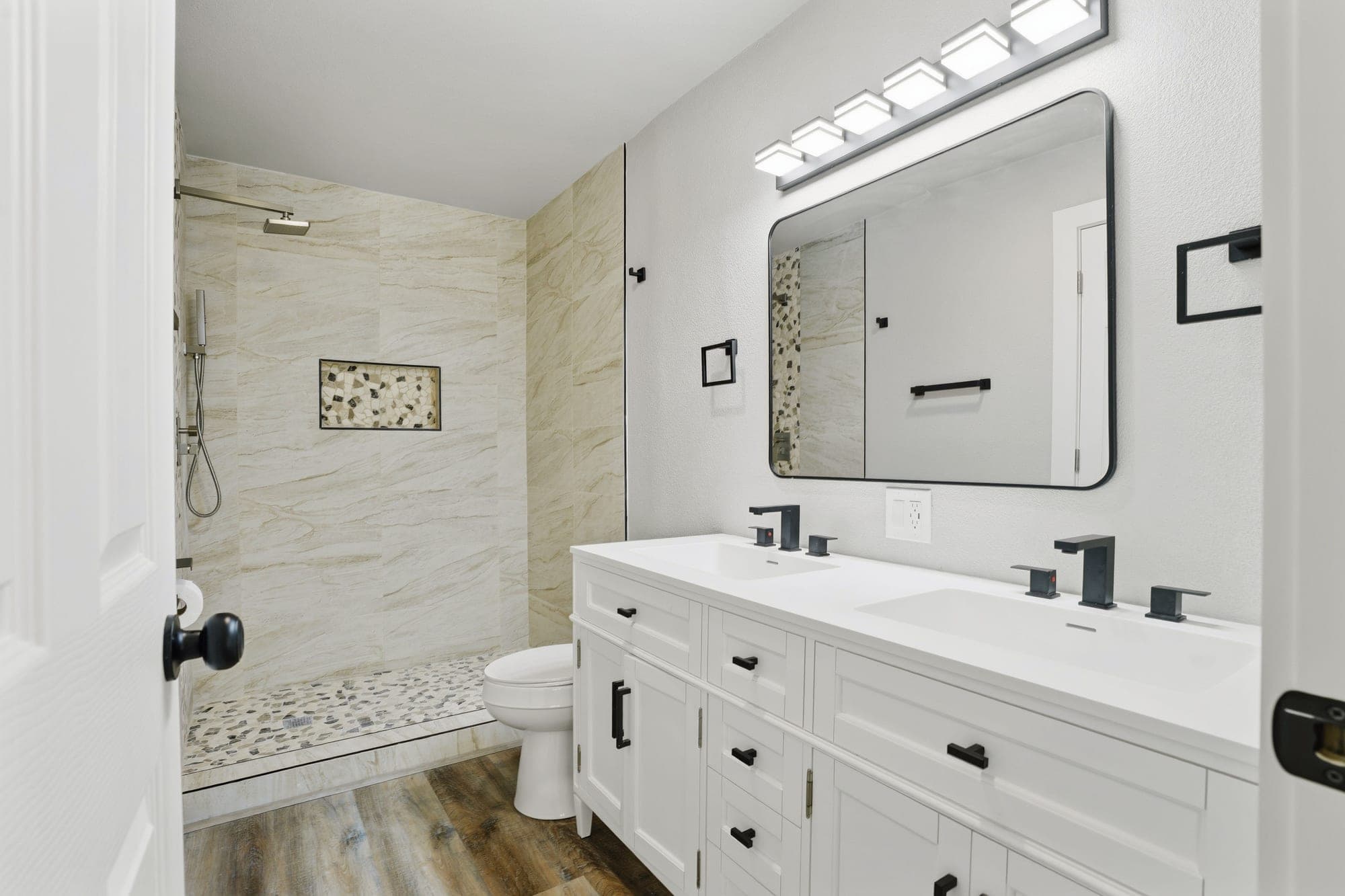 Primary Bathroom — 1300 Basin St