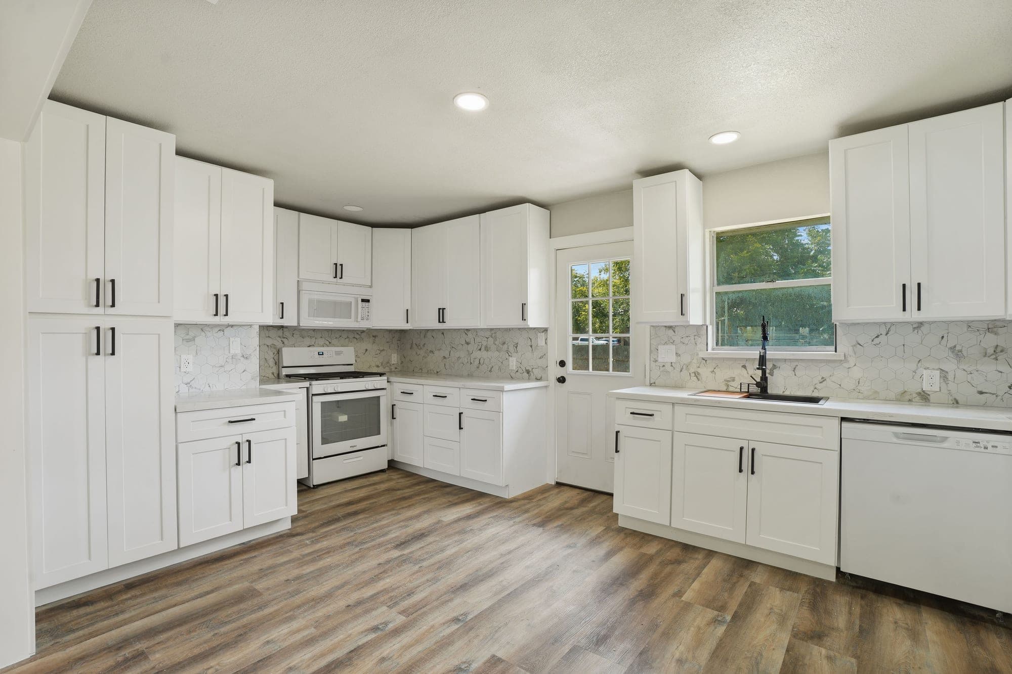 Kitchen & Pantry — 1300 Basin St